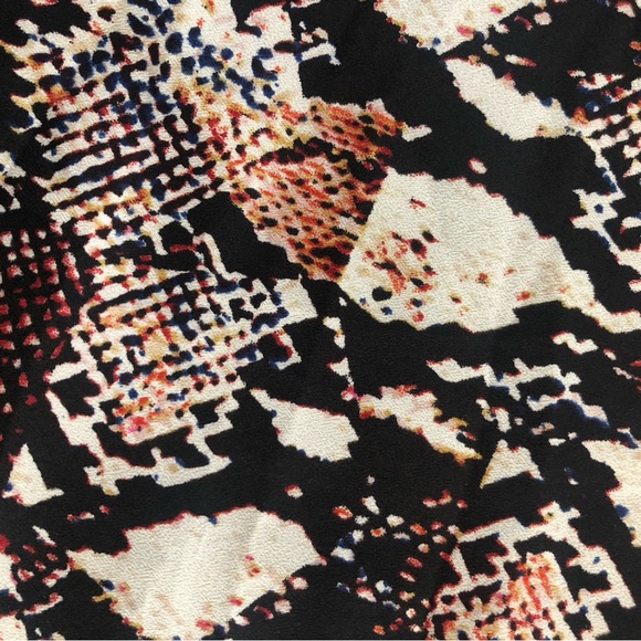 🌼 H&M Sleeveless Snake Print Blouse, - Picture 4 of 7